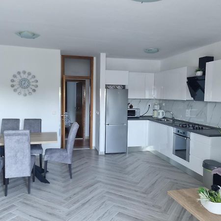 Apartments Ledic Krvavica Exterior foto